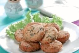 Perkedel bayam kukus menu andalan warga berbuka puasa