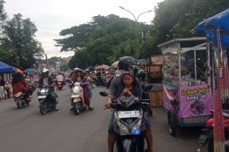 Pusat takjil di Rangkasbitung dipadati pembeli