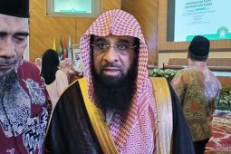 Kerajaan Arab Saudi bagikan kurma dan Al Quran pada civitas Unand
