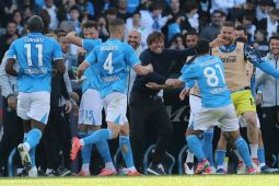 Liga Italia - Napoli tempel ketat Inter setelah tekuk Fiorentina 2-1
