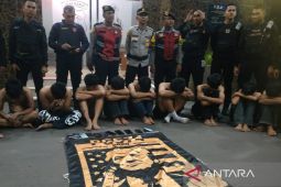 Polisi menangkap 17 remaja terlibat tawuran di Cirebon