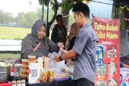 Pemkab Kulon Progo menggelar Pasar Ramadhan di Alun-Alun Wates