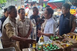 Petugas gabungan temukan Minyakita tak sesuai takaran di Lamongan