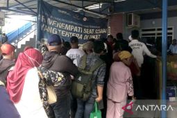 Pelni Ambon prediksi puncak arus mudik Idul Fitri pada 26 Maret 2025 capai 44.100 orang