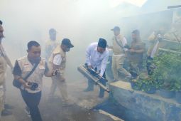 Komisi VII DPR RI turun langsung lakukan fogging di Sidoarjo antisipasi DBD