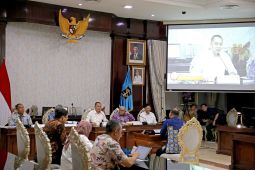 Pemkot Surabaya siapkan layanan tanpa turun tingkatkan investasi