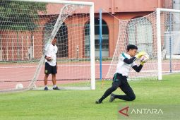 Kiper Persebaya Ernando Ari akui membuat kesalahan saat jumpa Persija