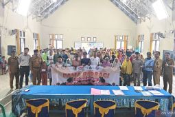 PT PAMA BAYA beri  santunan kepada anak yatim dan kaum duafa