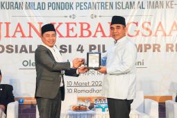 Ketua MPR ingatkan  masyarakat bersatu membangun Indonesia