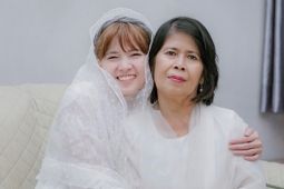 Curahan hati Chika Jessica di rumah sakit, mata sembab temani ibunda yang stroke