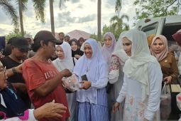 Dharma Wanita Persatuan Pemkab Langkat bagikan 1.000 takjil berbuka puasa