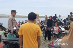 Petugas menemukan jasad anak laki-laki tenggelam di Muara Ciujung