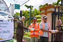 Kejari-IAD Kota Madiun gelar baksos untuk dhuafa dan pekerja informal