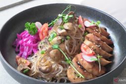 Menjaga pola makan sehat selama berpuasa agar tubuh tetap bugar