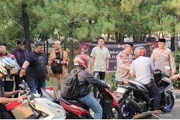 Polda Metro Jaya berbagi takjil bersama awak media