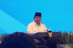 Prabowo asks ministers to simplify textile licensing
