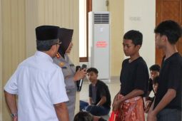 Pemkab Cirebon menawarkan pendidikan dan modal usaha bagi ABH