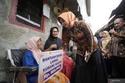 Pemkot Mojokerto salurkan bansos untuk 1.094 lansia jelang Lebaran