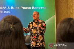 Dokter spesialis penyakit dalam tepis rumor pasien ginjal dilarang makan buah