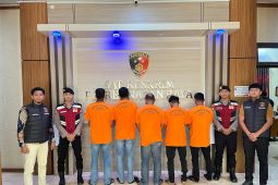 Polres Nagan Raya serahkan lima tersangka tambang ilegal ke jaksa, ini identitasnya