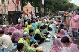 Buka puasa bersama terpanjang di Solo pecahkan MURI