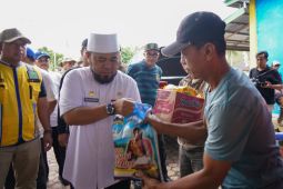 Gubernur Bengkulu salurkan bantuan bagi warga terdampak bencana