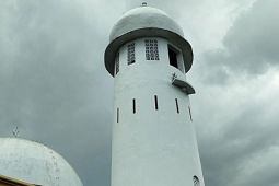 Masjid Al-Ihsaniyah dikenal masjid batu tertua di Kota Jambi