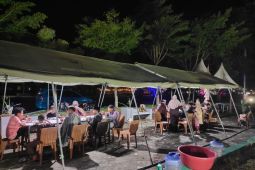 Satgas Madago Raya sediakan sebanyak 200 paket makan sahur gratis di Kota Palu