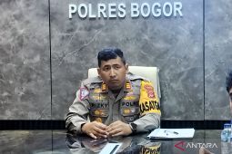 Anggota Polres Bogor tendang pemotor saat kawal Alphard? Ini faktanya!