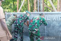 Tim Wasev TMMD TNI AD tinjau pembangunan rumah warga Kbusdori Biak
