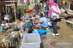 728 warga mengungsi pasca banjir Padangsidimpuan