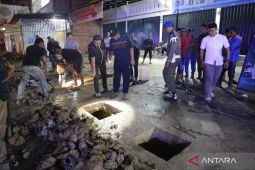 Bupati Anwar Sadat intensif pantau pembersihan drainase Kuala Tungkal