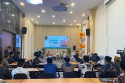 Puluhan santri ikuti "Pesantren Ramadhan Digital" di Al-Yasmin Surabaya