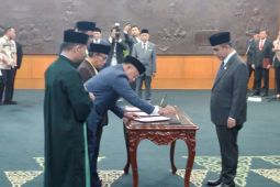 Ketua MPR lantik  lima anggota PAW yang gantikan para menteri