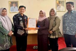 Sekretariat DPRD Banjarbaru serahkan berkas pemberhentian wali kota dan wawali