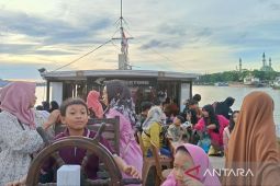 Susur sungai Mahakam  jadi pilihan asyik untuk ngabuburit