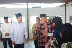 Wali Kota Jambi serahkan bantuan perlengkapan sekolah untuk Anak Yatim