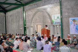 Bupati Dompu bersyukur bisa lebih dekat dengan masyarakat di bulan Ramadhan