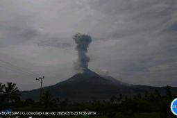PPGA: Gunung Lewotobi Laki-laki lima kali erupsi dalam enam jam pada Sabtu