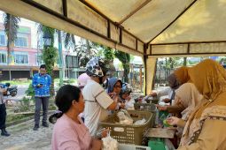 Bangkitkan daya beli masyarakat, Pemkab Beltim kembali gelar operasi pasar murah