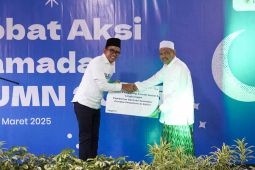 ASDP menyalurkan bantuan sembako lewat Sobat Aksi Ramadhan BUMN di Serang
