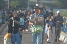 Mudik menggunakan kapal cepat di Situbondo