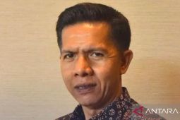 Angkot di Kota Jambi bersaing dengan angkutan online