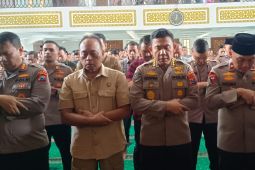 Polda Jatim gelar shalat gaib untuk tiga anggota Polri gugur di Lampung