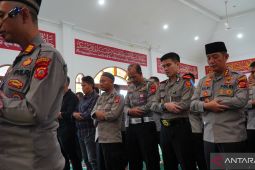 Polresta Bandung gelar shalat gaib untuk tiga polisi yang gugur di Lampung
