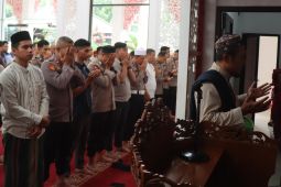 Polres Garut doa bersama bagi anggota Polri yang gugur di Way Kanan