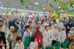 Program Kado Lebaran Yatim Dhuafa