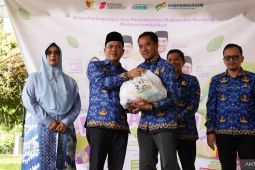 Pemkab Bandung menjual 10.244 paket sembako bersubsidi