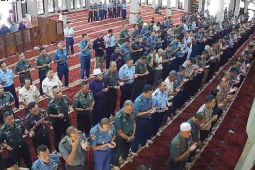 TNI-Polri laksanakan shalat ghaib untuk personel yang gugur di Lampung