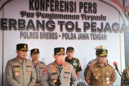 Kapolri cek posko terpadu Pejagan di Brebes pastikan kesiapan Operasi Ketupat 2025